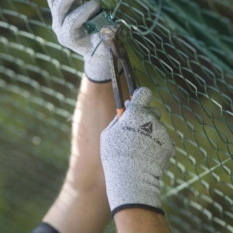 Delta Plus Venicut VECUTB04 Polyurethane Safety Gloves (Pack Of 3 Pairs) 4 Delta Plus Venicut VECUTB04 Polyurethane Safety Gloves (Pack Of 3 Pairs) - Image 2