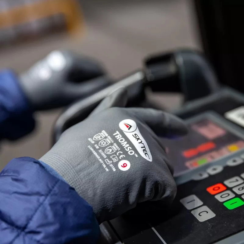 Skytec Tromso Lightweight Waterproof Thermal Gloves 7 Skytec Tromso Lightweight Waterproof Thermal Gloves - Image 5